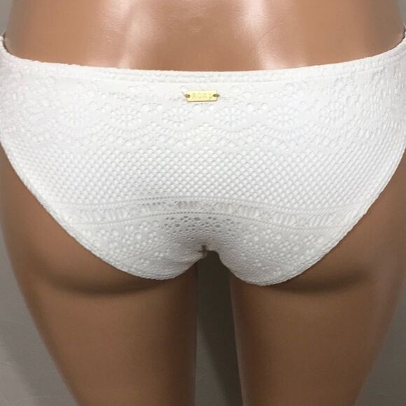 ROXY ivory crochet bikini set. New - Picture 8 of 13